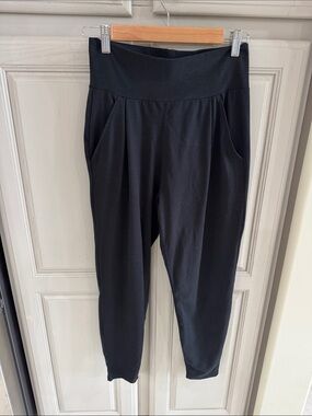 High-Waist Black Pull-On Women's Pants Vuori small